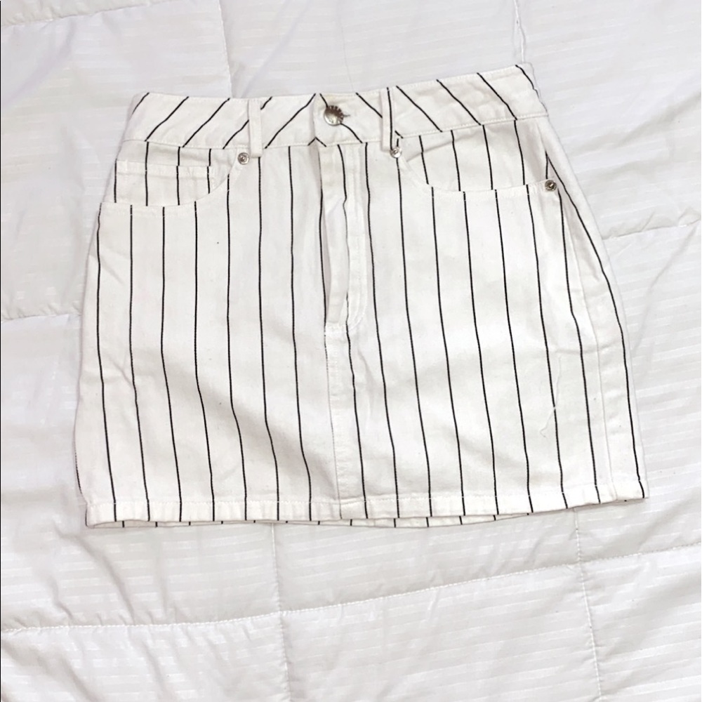 f21 white denim skirt w black stripes